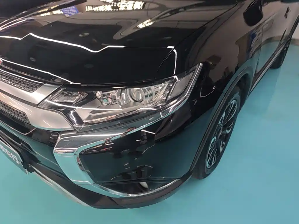 Mitsubishi Outlander — миниатюра 24