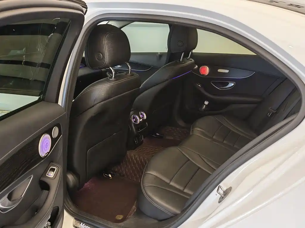 Mercedes-Benz C-Class — миниатюра 9