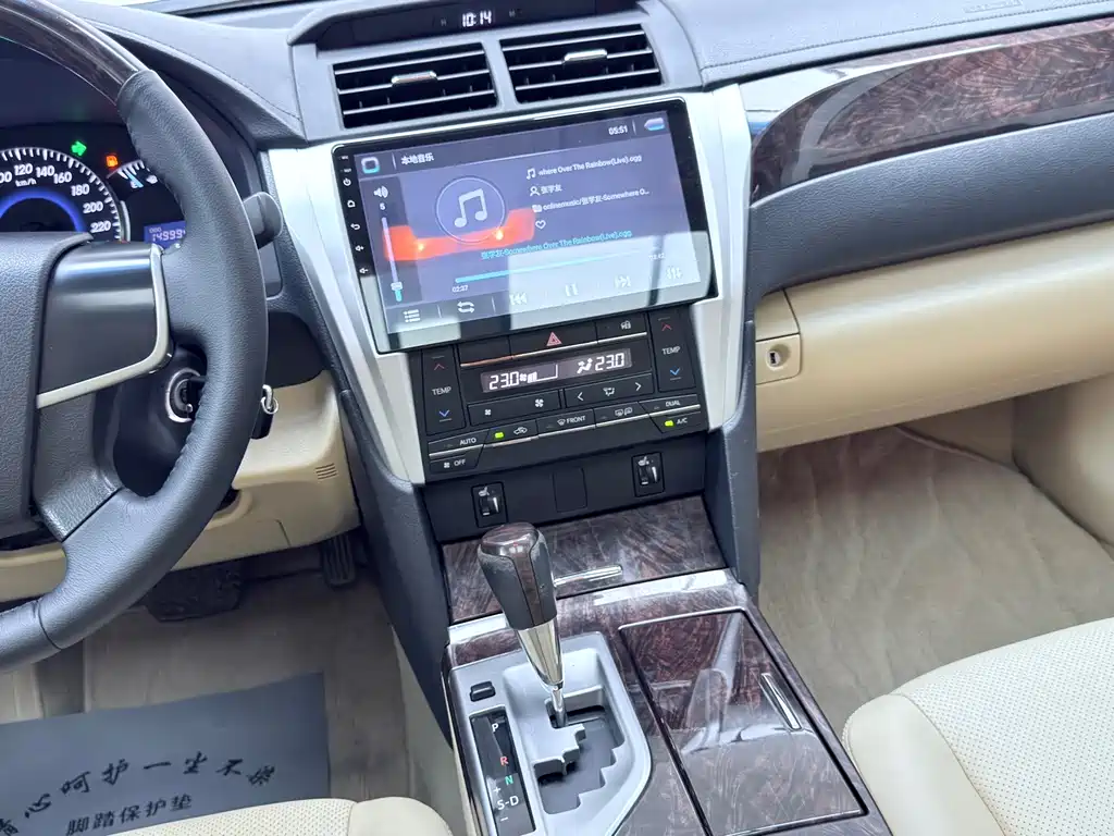 Toyota Camry — миниатюра 7