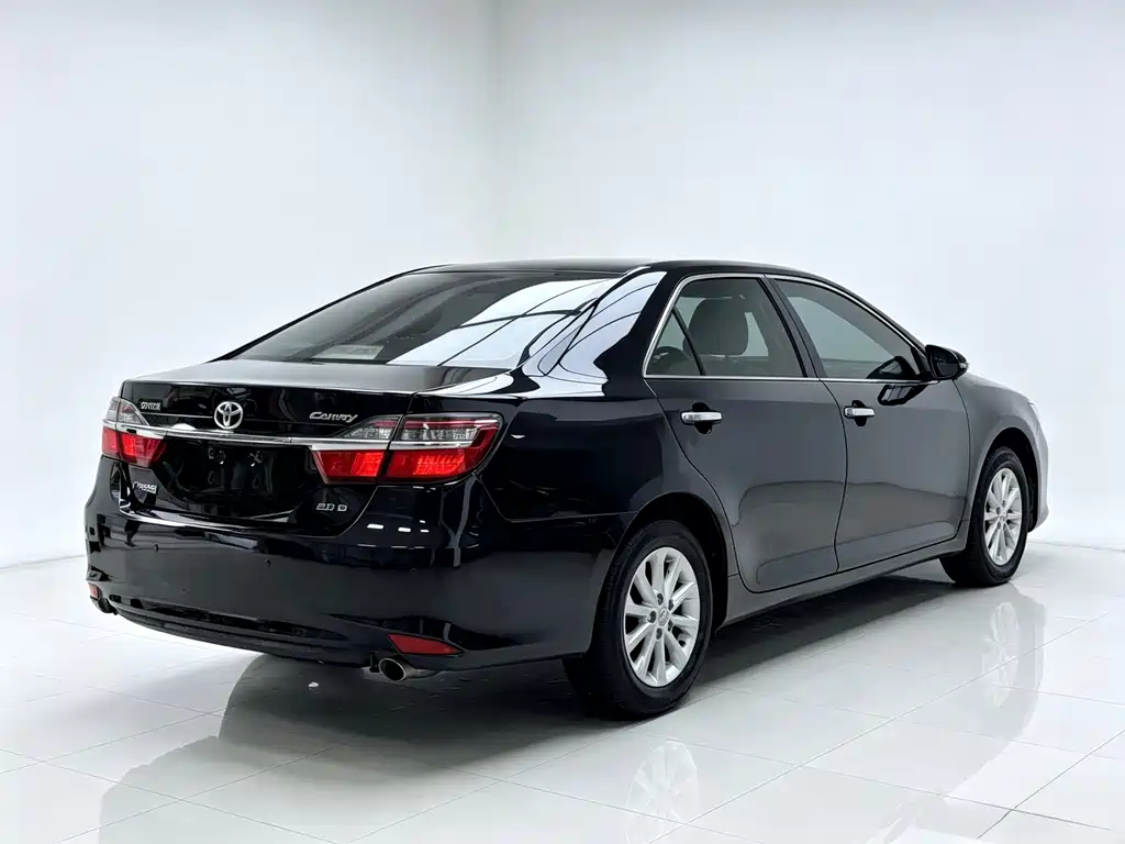 Toyota Camry — миниатюра 13