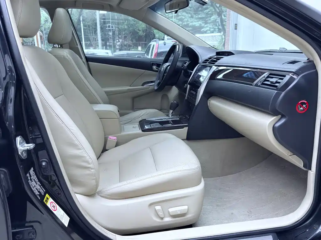 Toyota Camry — миниатюра 10