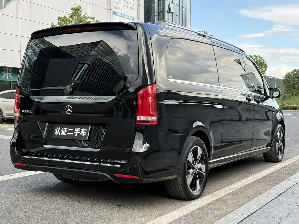 Mercedes-Benz V-Class — миниатюра 7