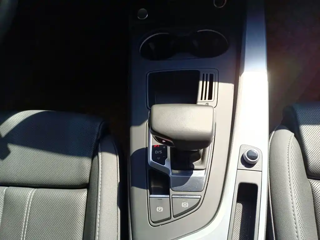 Audi A4L — миниатюра 11