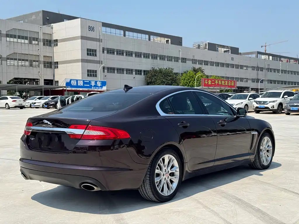 Jaguar XF — миниатюра 5
