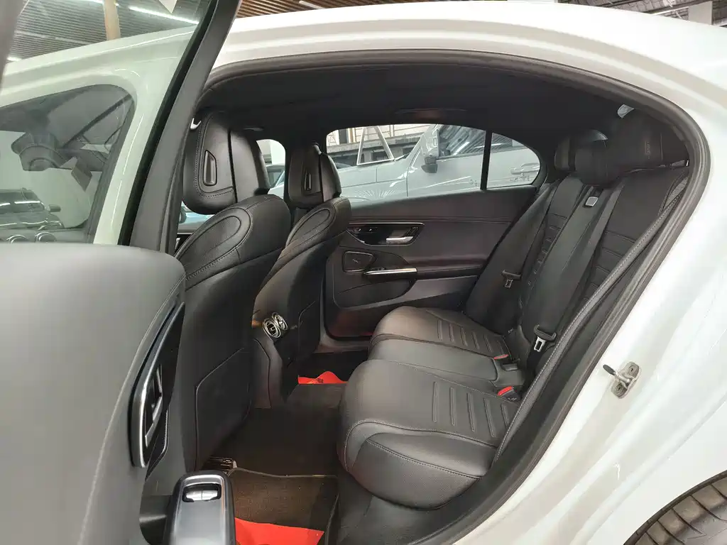 Mercedes-Benz C-Class — миниатюра 4