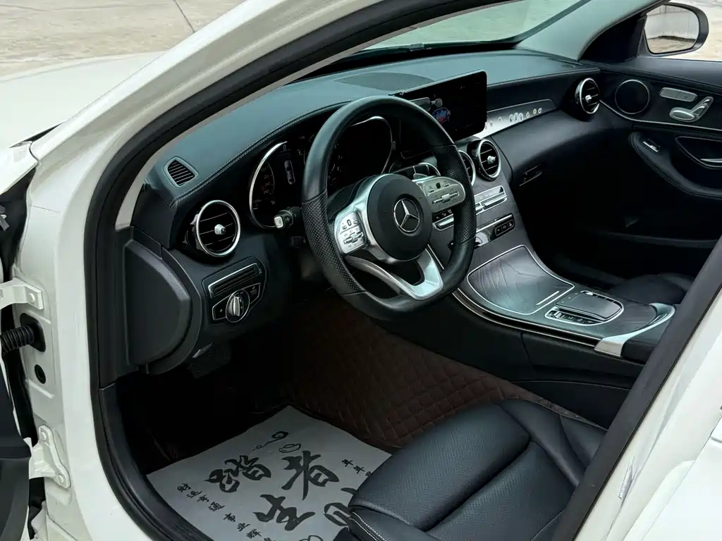 Mercedes-Benz C-Class — миниатюра 6