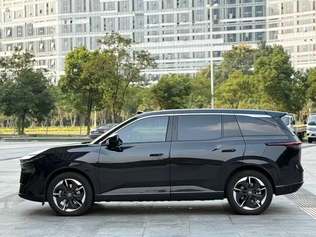 Toyota bZ3X — миниатюра 5