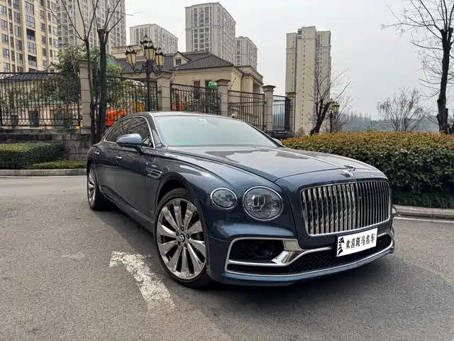 BENTLEY FLYING 2020