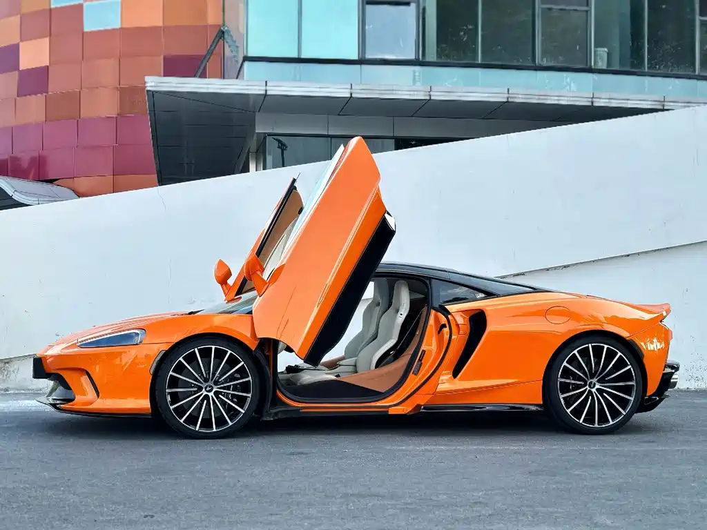 McLaren GT — миниатюра 4