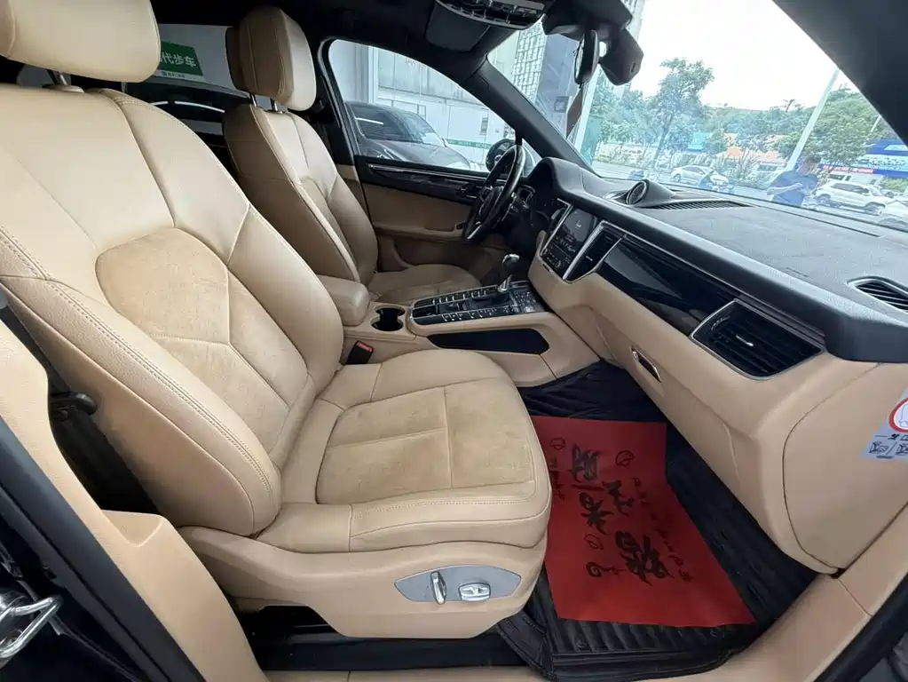 Porsche Macan — миниатюра 9