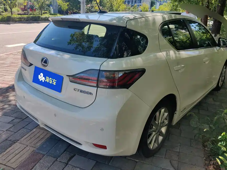 Lexus CT — миниатюра 3