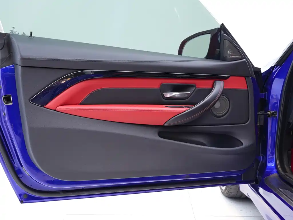 BMW M4 — миниатюра 10