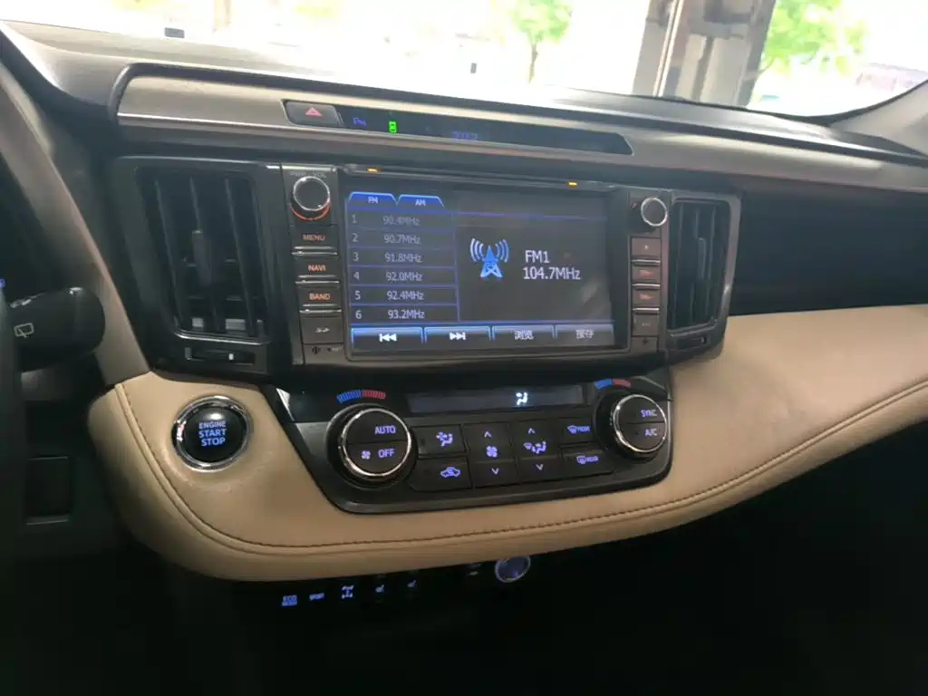 Toyota RAV4 — миниатюра 13