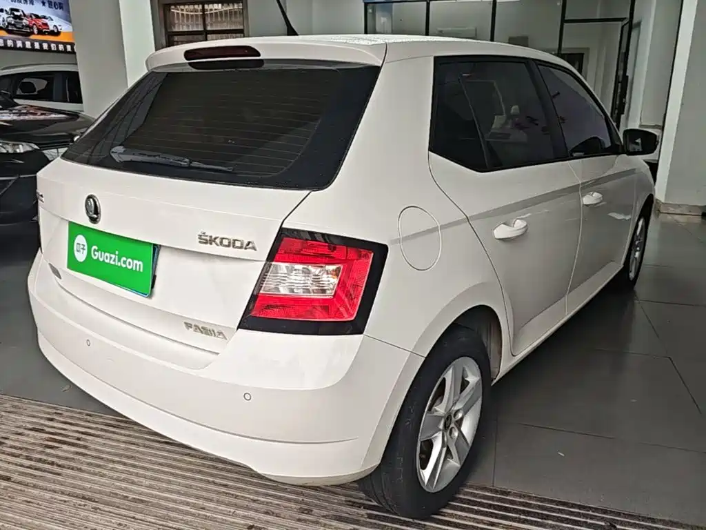 Skoda Fabia — миниатюра 7