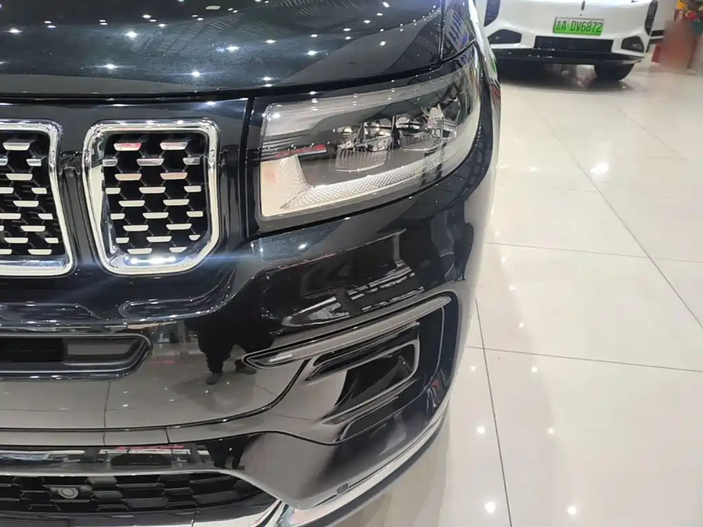 Jeep Grand Commander — миниатюра 24