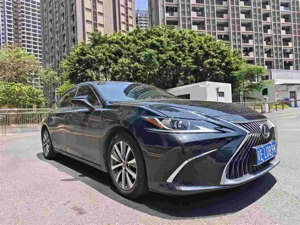 Lexus ES 2018