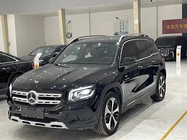 MERCEDES-BENZ GLB