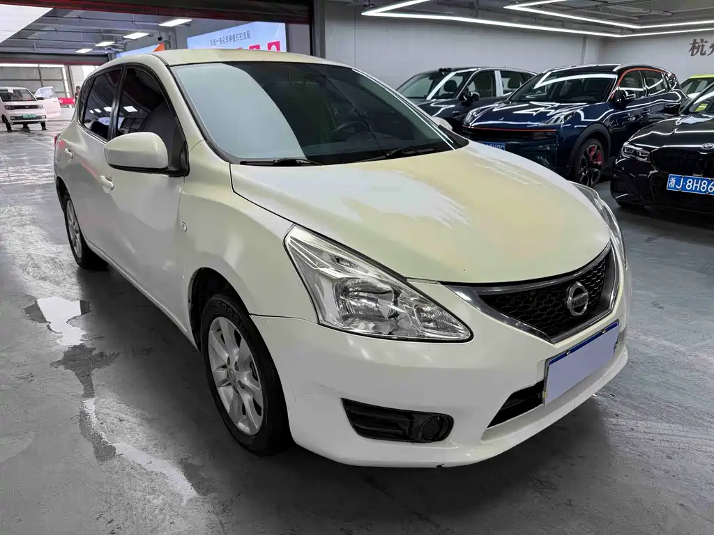 Nissan Tiida — миниатюра 3
