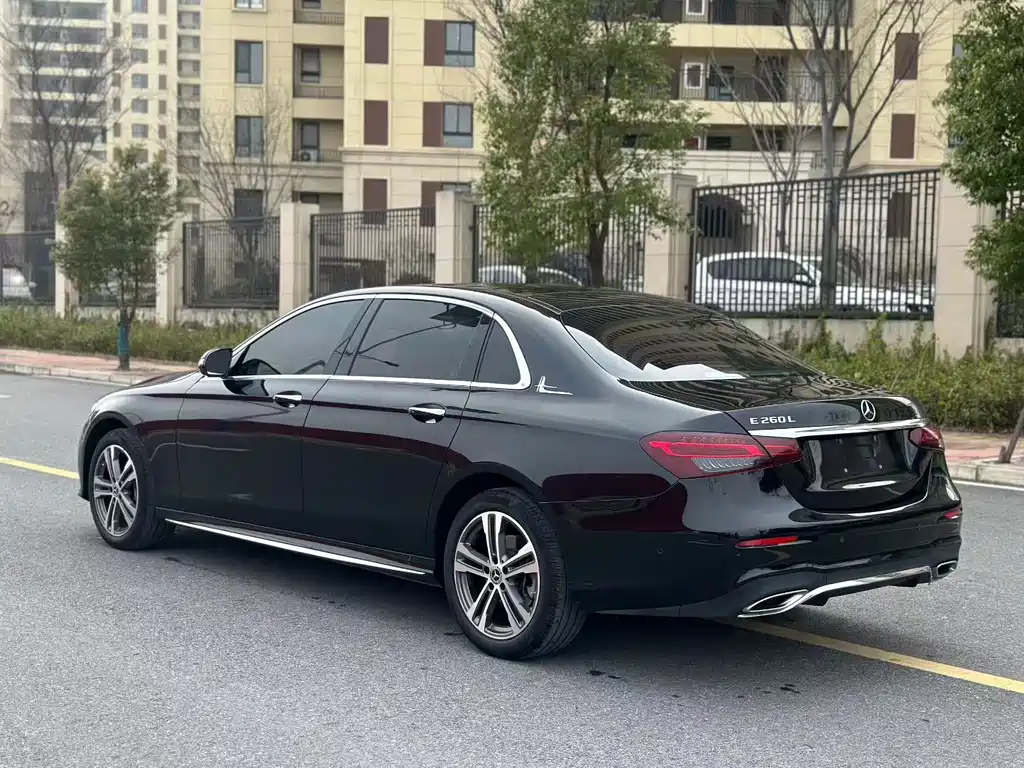 Mercedes-Benz E-Class E 2022 E 260 L