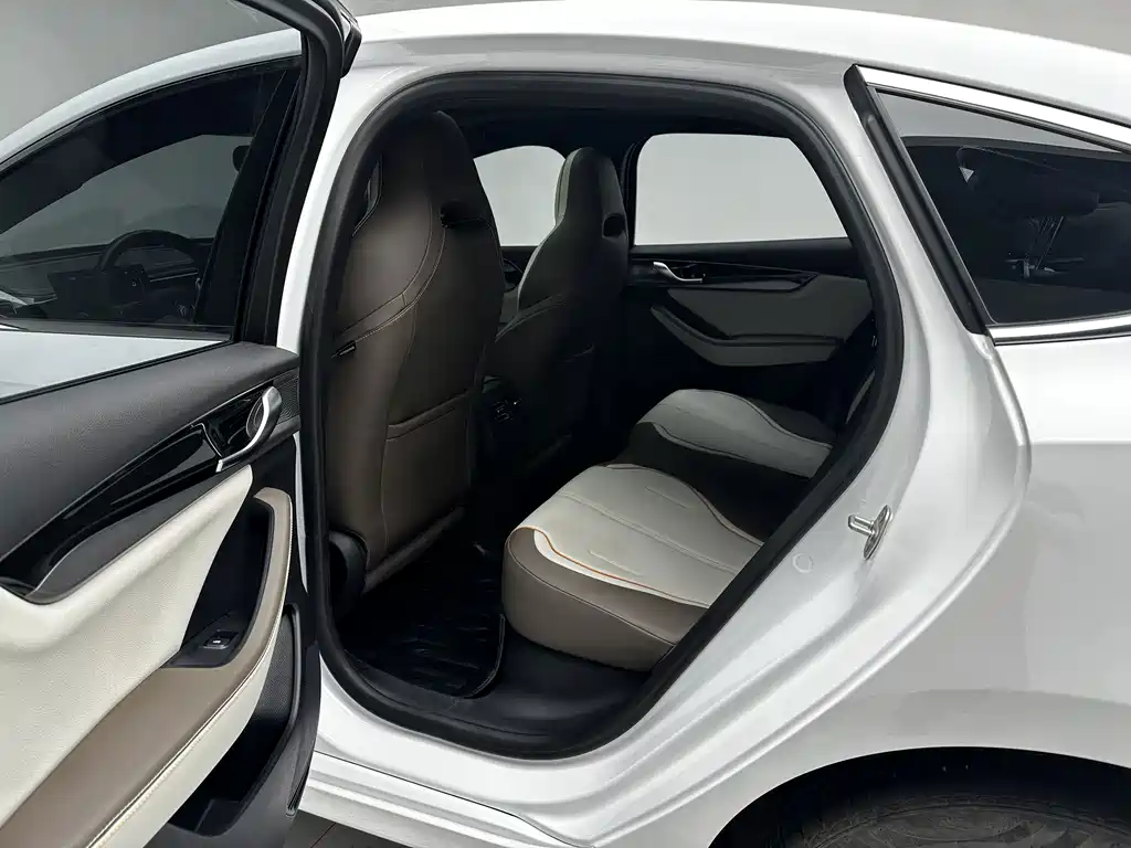 BYD Qin PLUS — миниатюра 10