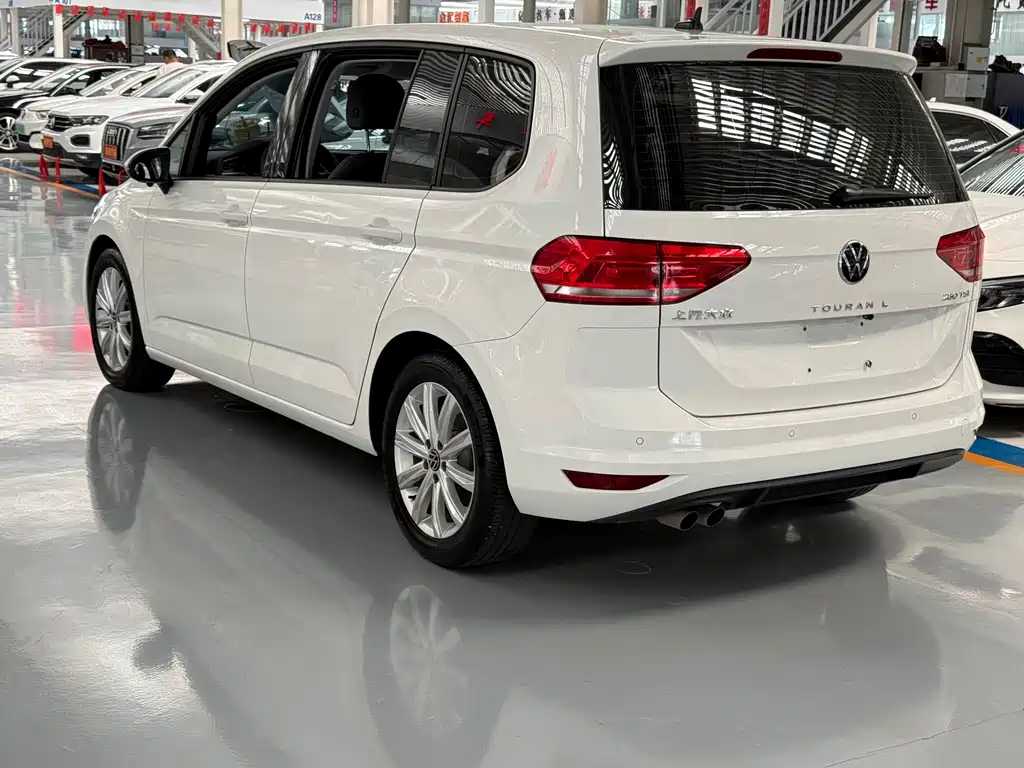 Volkswagen Touran — миниатюра 10