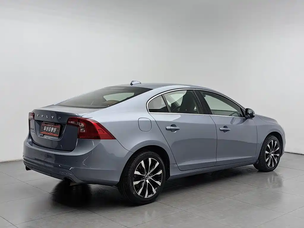Volvo S60 — миниатюра 2