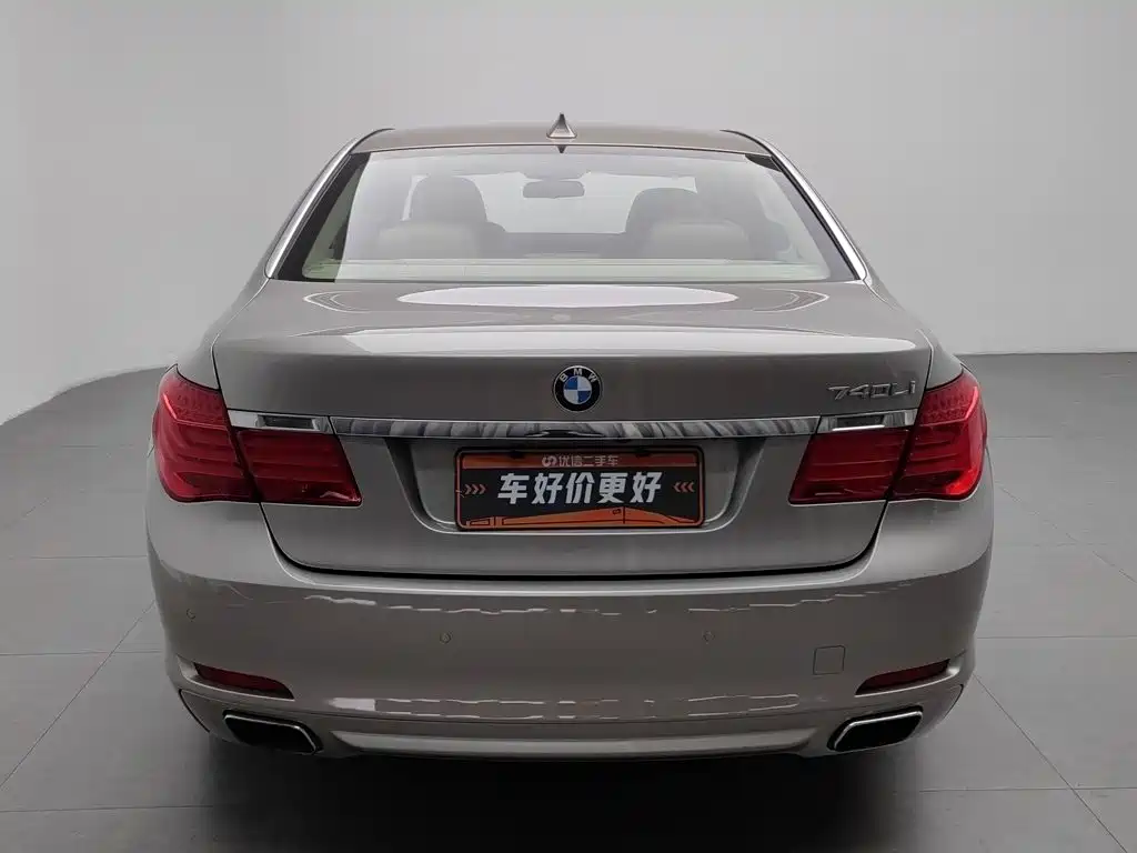BMW 7 Series — миниатюра 4