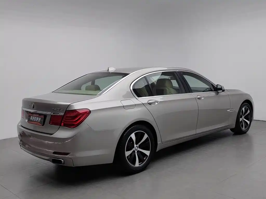 BMW 7 Series — миниатюра 2