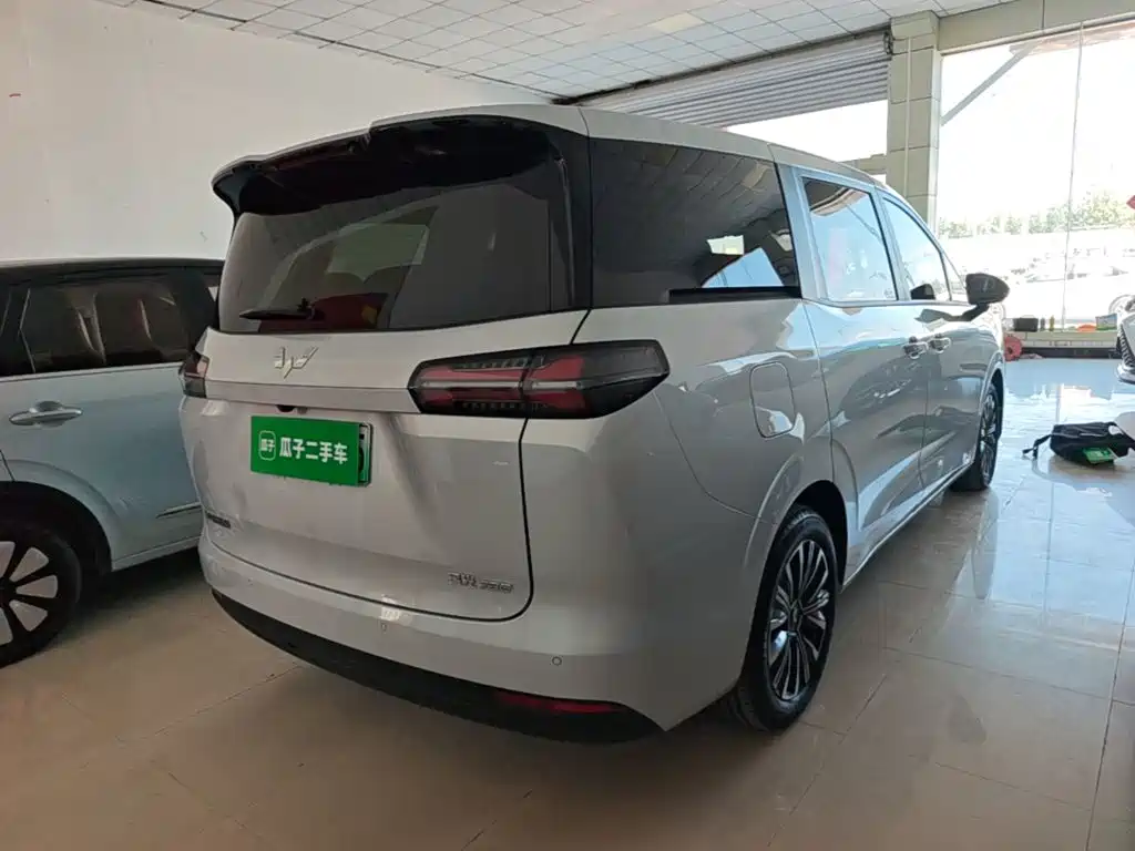 Wuling Xingguang 730 New Energy — миниатюра 7