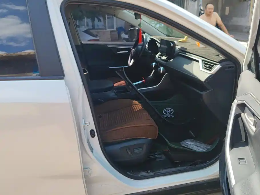 Toyota Wildlander — миниатюра 8