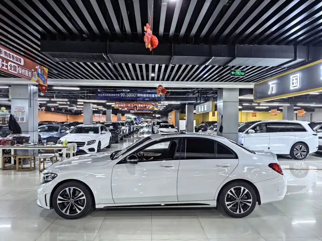 Mercedes-Benz C-Class — миниатюра 7