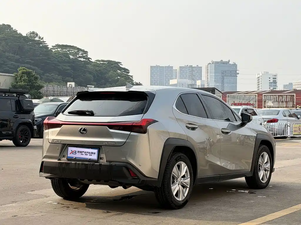 Lexus UX — миниатюра 7