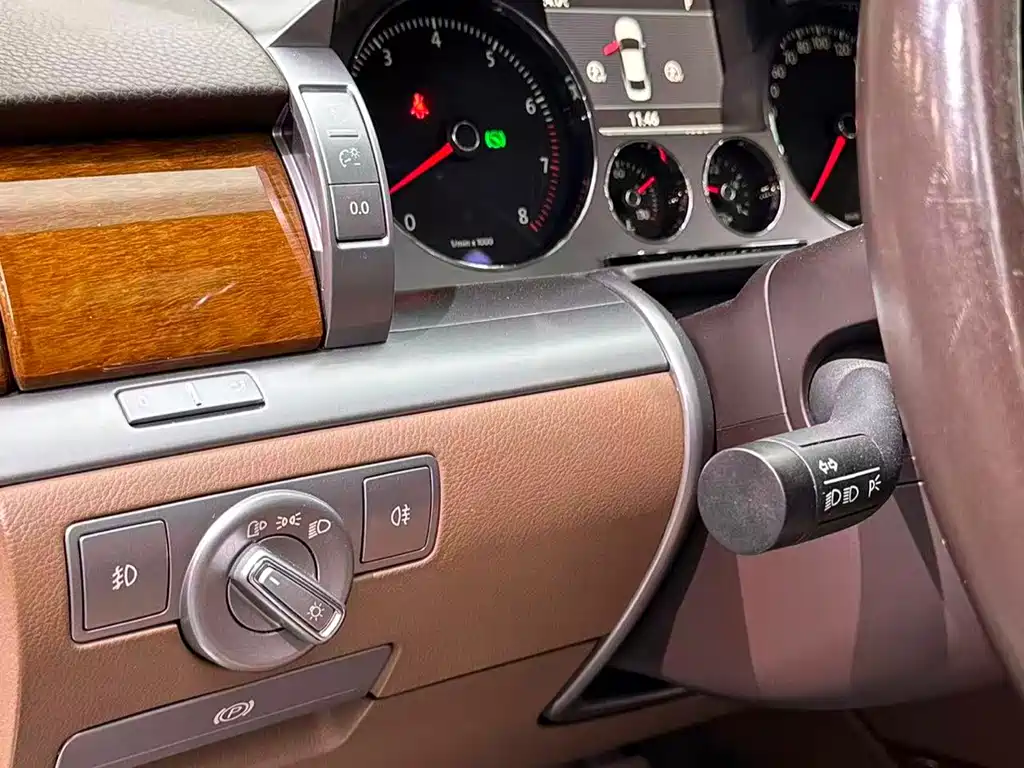 Volkswagen Phaeton — миниатюра 9