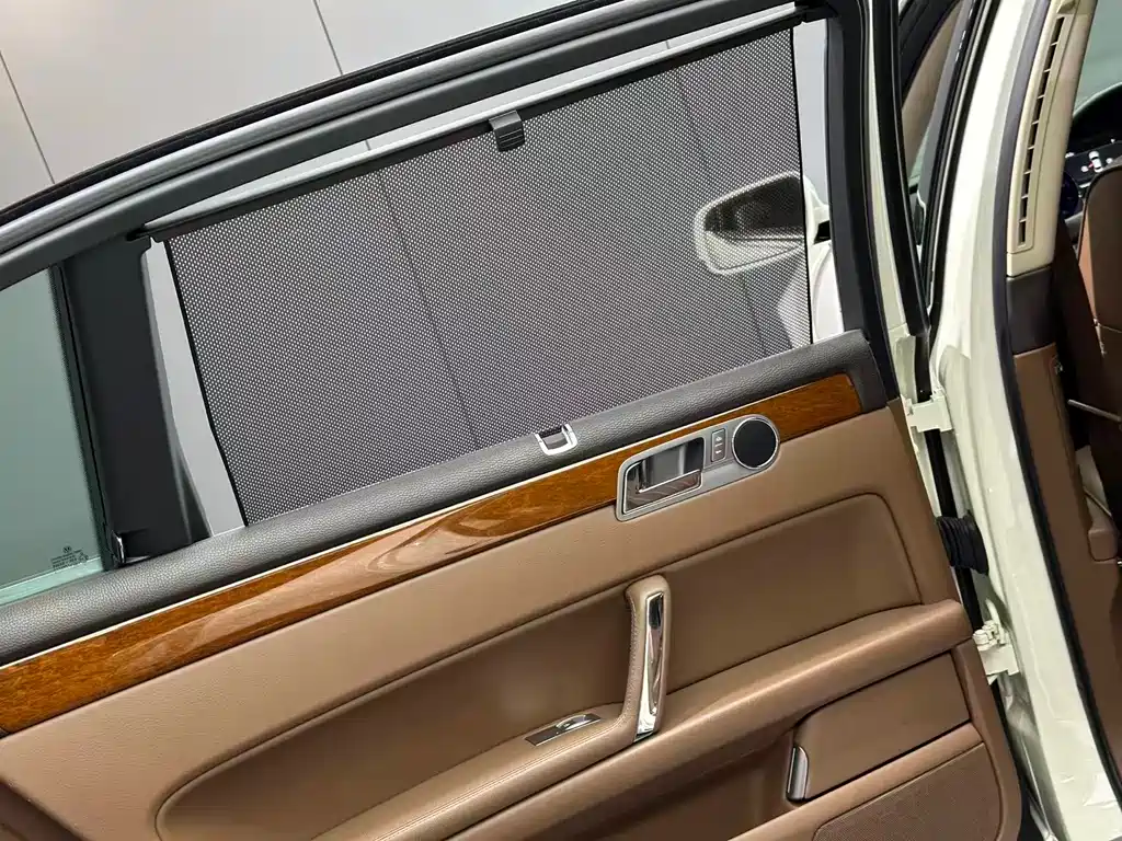 Volkswagen Phaeton — миниатюра 12