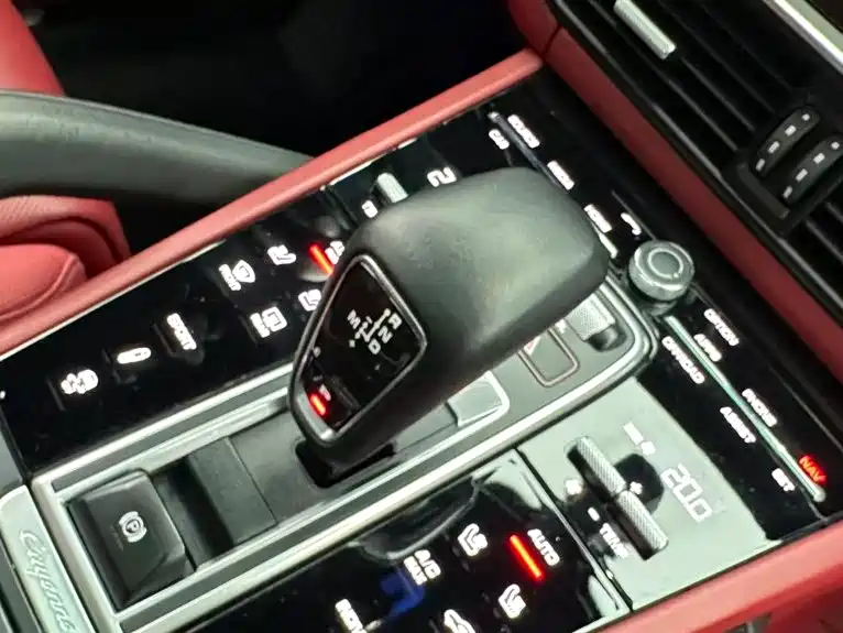 Porsche Cayenne — миниатюра 14