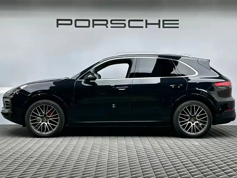 Porsche Cayenne — миниатюра 4