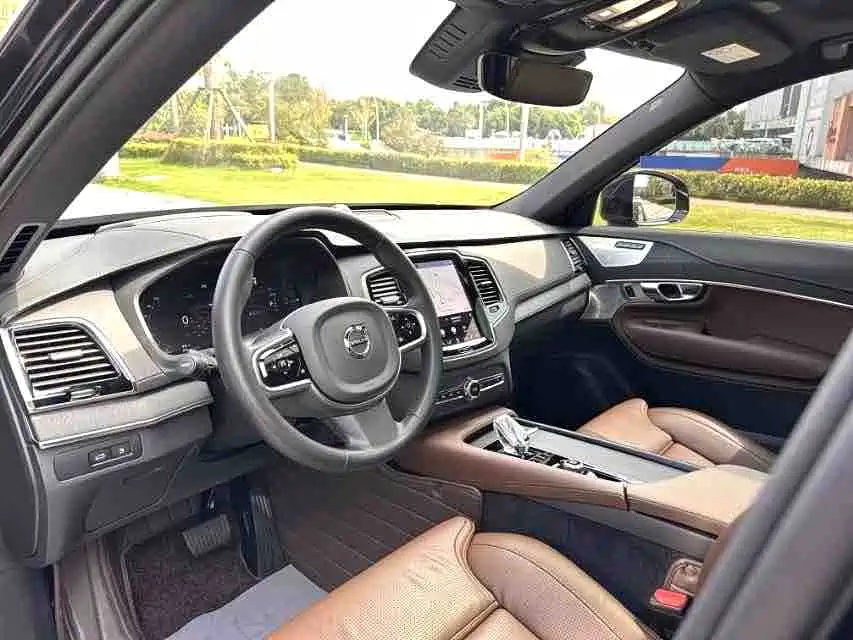 Volvo XC90 PHEV — миниатюра 6