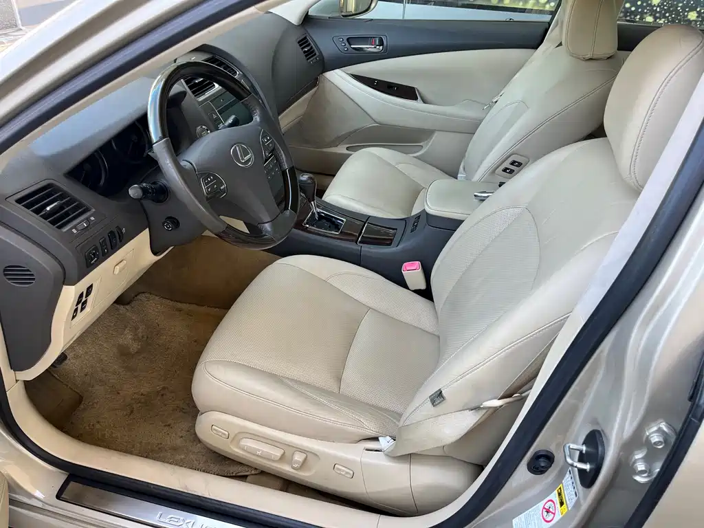 Lexus ES — миниатюра 8