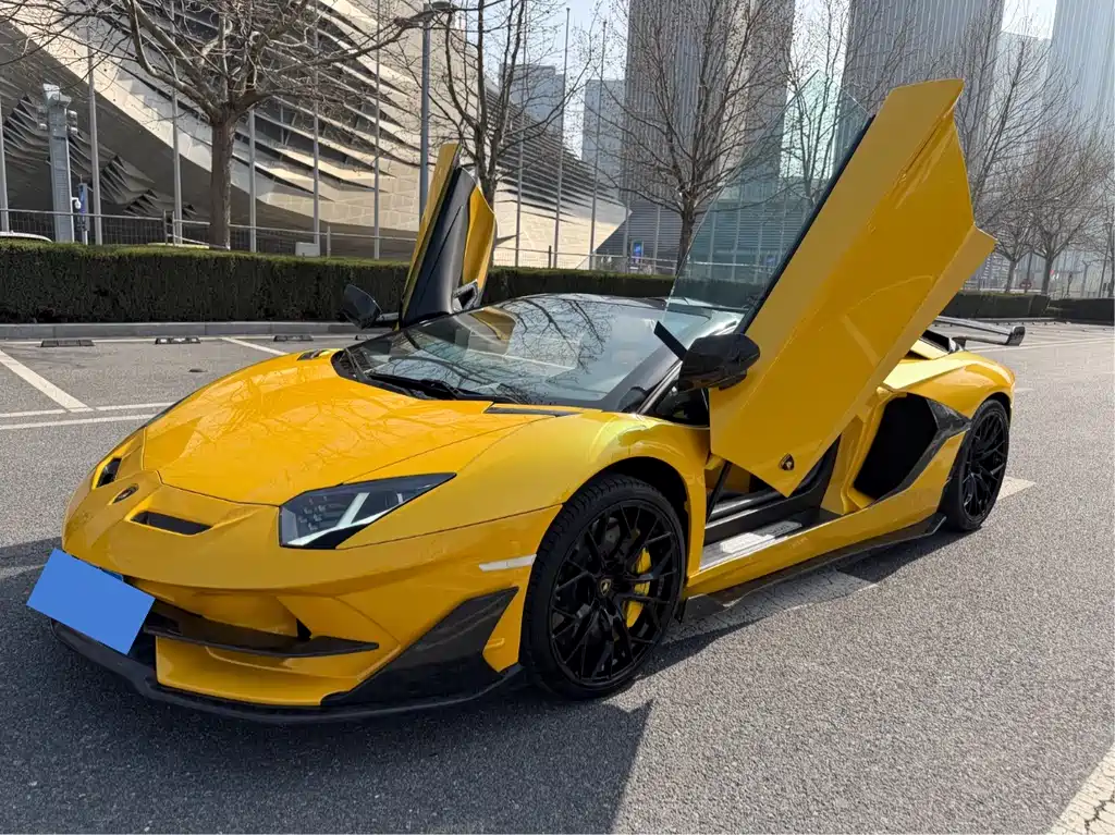 Lamborghini Aventador 2013