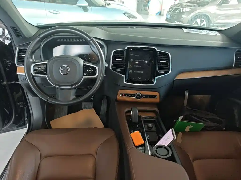 Volvo XC90 — миниатюра 10