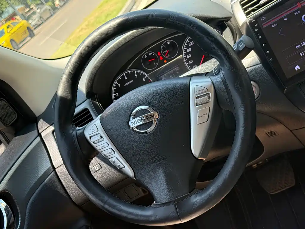 Nissan Tiida — миниатюра 6