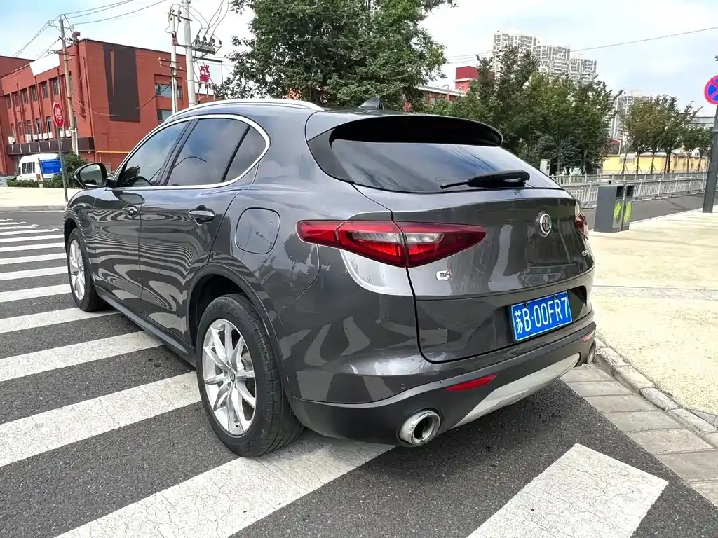 Alfa Romeo Stelvio — миниатюра 11