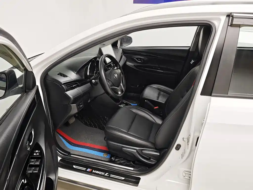 Toyota Yaris L — миниатюра 13