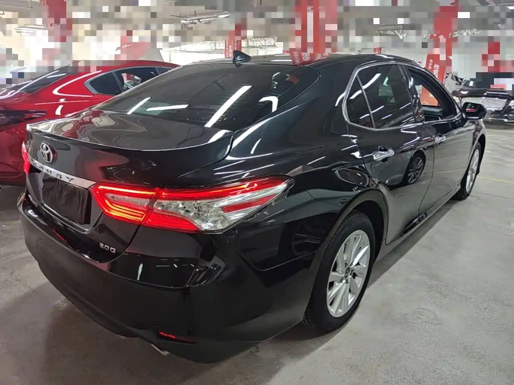 Toyota Camry — миниатюра 7