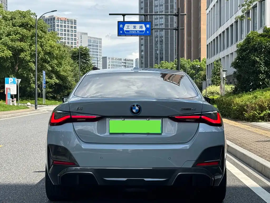 BMW i4 — миниатюра 12