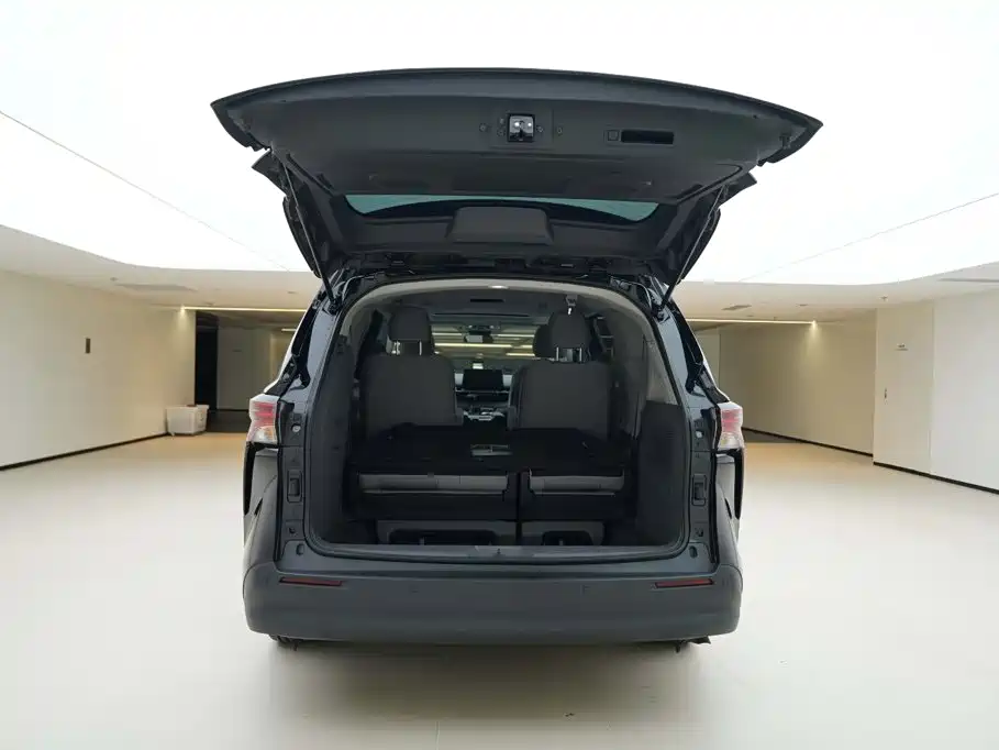 Toyota Sienna — миниатюра 5