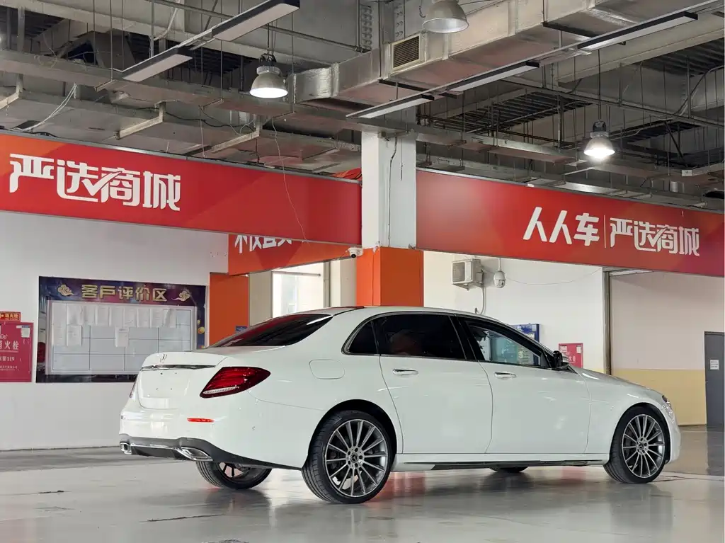 Mercedes-Benz E-Class — миниатюра 5