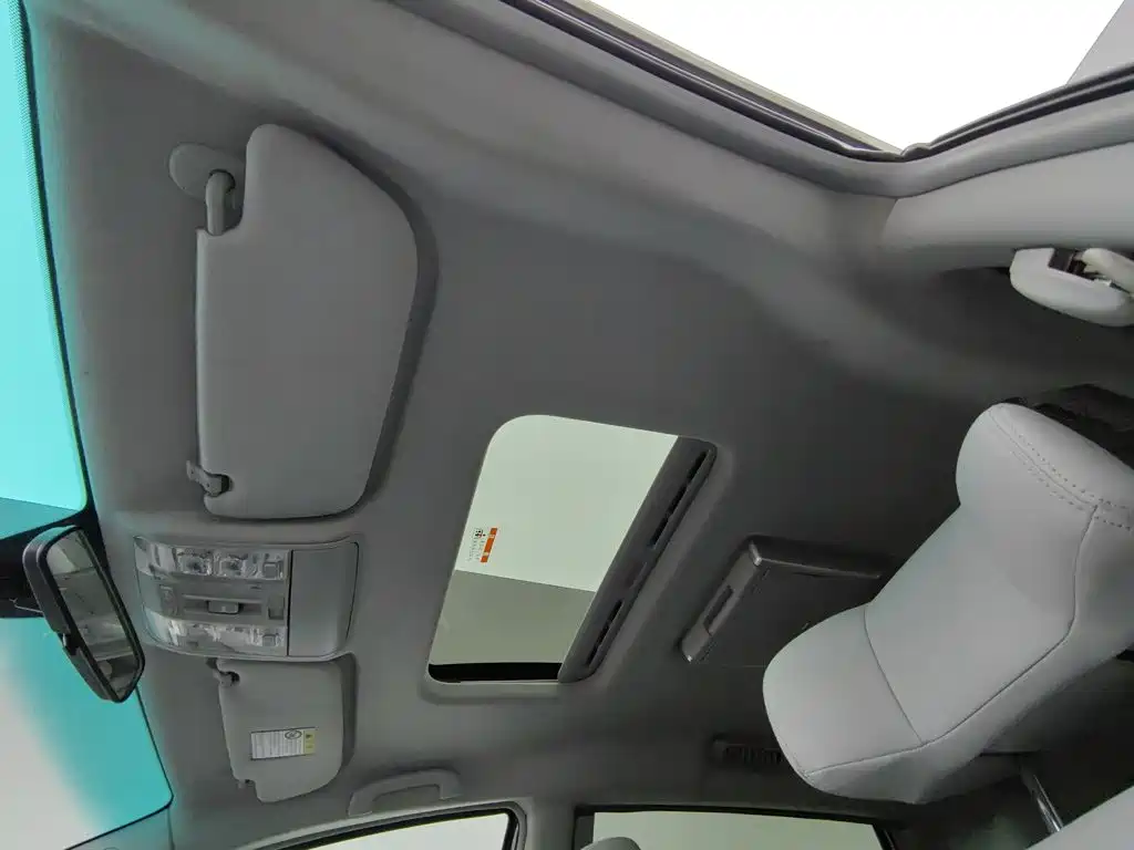 Luxgen Big 7 MPV — миниатюра 14