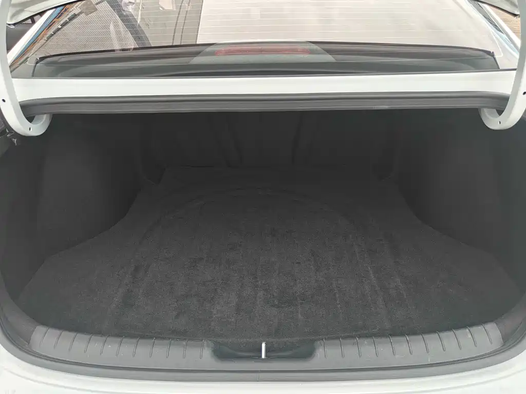 Hyundai Elantra — миниатюра 15