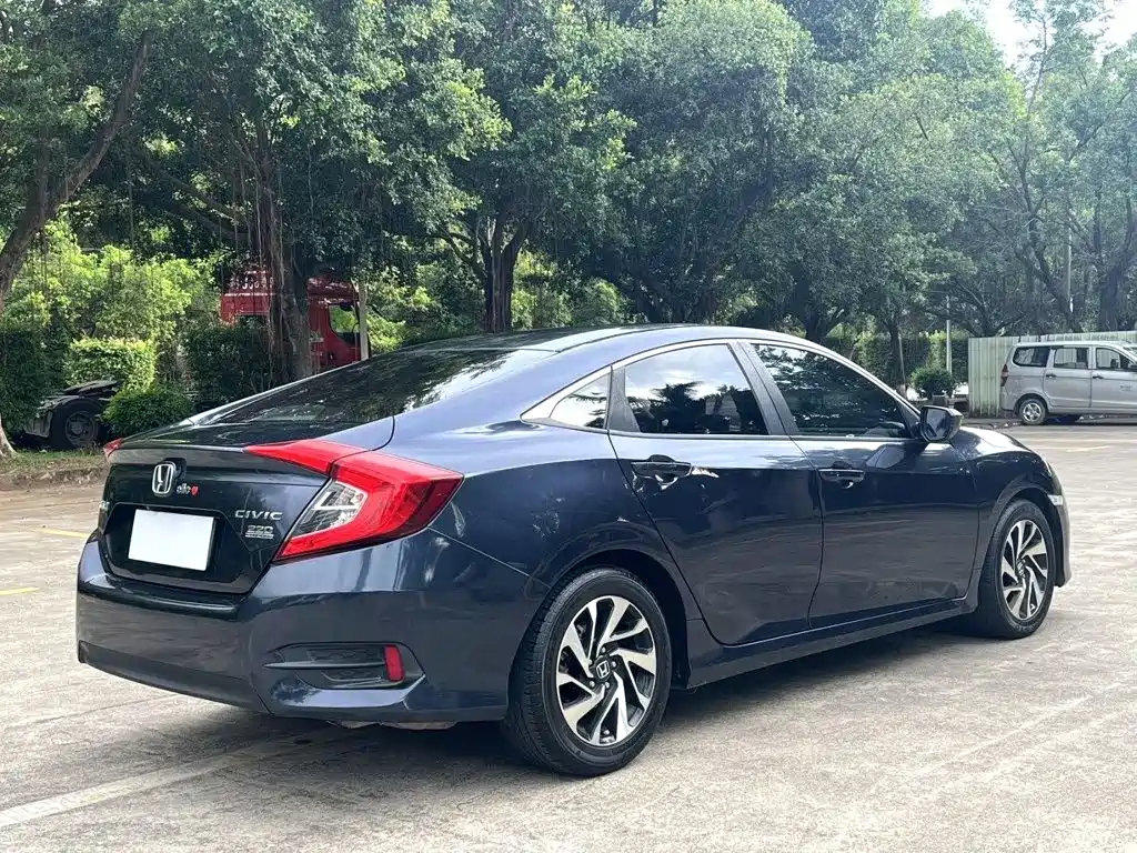 Honda Civic — миниатюра 7